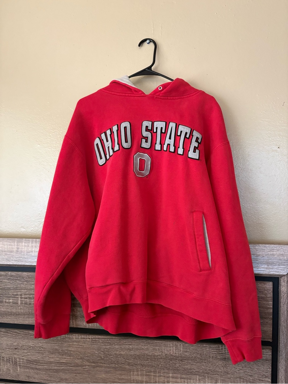 Vintage Style Ohio State Buckeyes Red Hoodie Sweatshirt Embroidered Logo Size XL